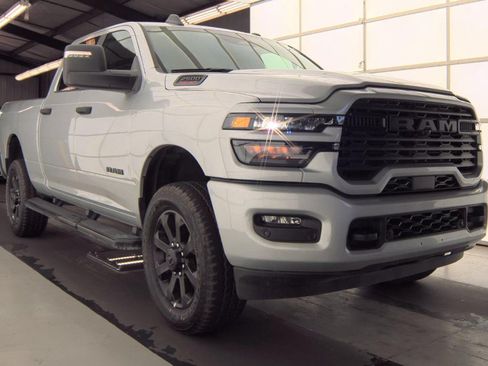 Used 2026 RAM 2500 Big Horn AWD/4WD image 2