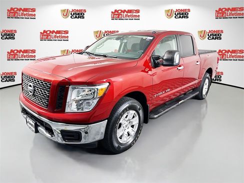 Certified 2019 Nissan Titan SV w/ SV Convenience Package image 15