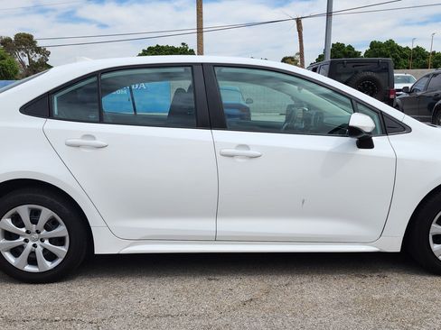 Used 2023 Toyota Corolla LE image 4