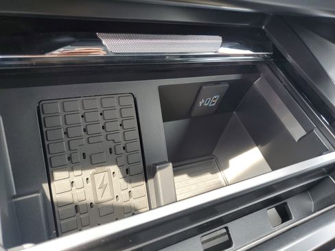 New 2025 Ford F350 Lariat w/ Lariat Ultimate Package image 31