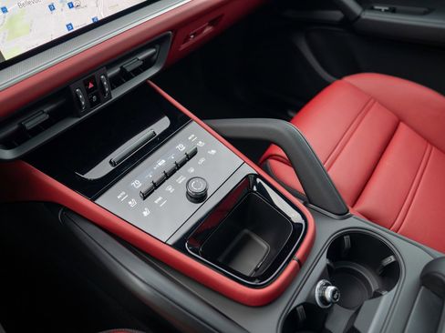 New 2026 Porsche Cayenne AWD/4WD image 20