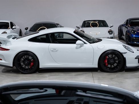 Used 2015 Porsche 911 GT3 RWD image 7