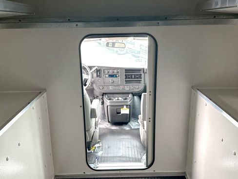New 2025 Chevrolet Express 4500 w/ Power Convenience Package image 37