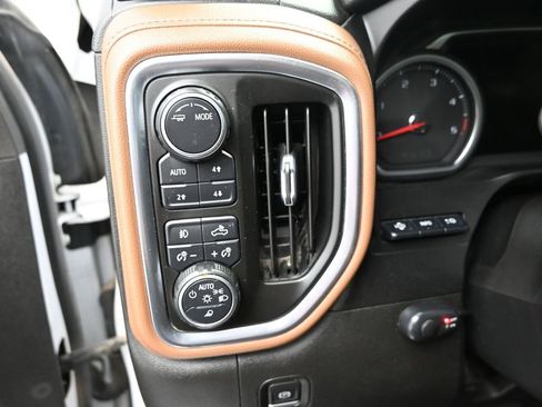 Used 2021 Chevrolet Silverado 3500 High Country image 12