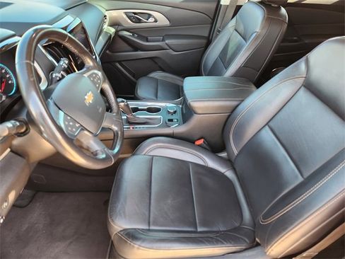 Used 2020 Chevrolet Traverse LT w/ LPO, Blackout Package image 13