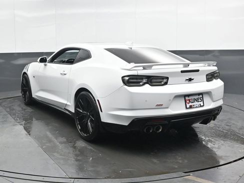 Used 2019 Chevrolet Camaro SS image 9