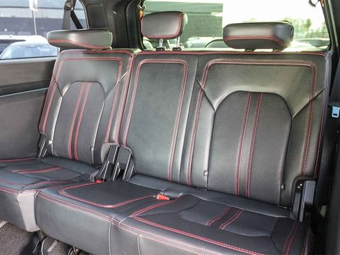 Used 2022 Ford Expedition Max Limited image 27