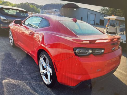 Used 2020 Chevrolet Camaro SS RWD image 4