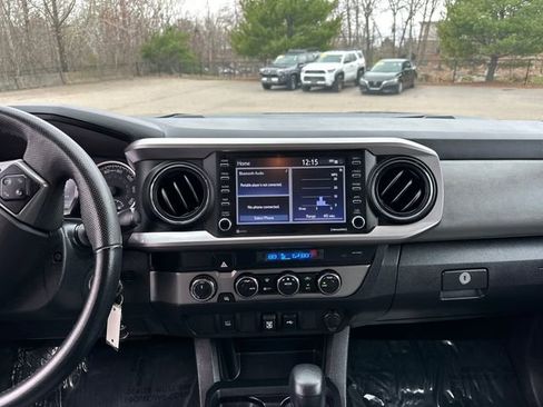 Used 2022 Toyota Tacoma SR5 AWD/4WD image 22