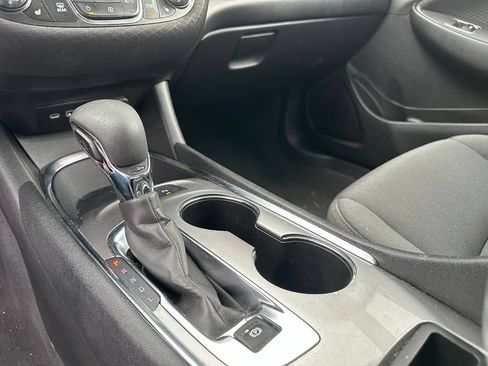 Used 2024 Chevrolet Malibu LT FWD image 18