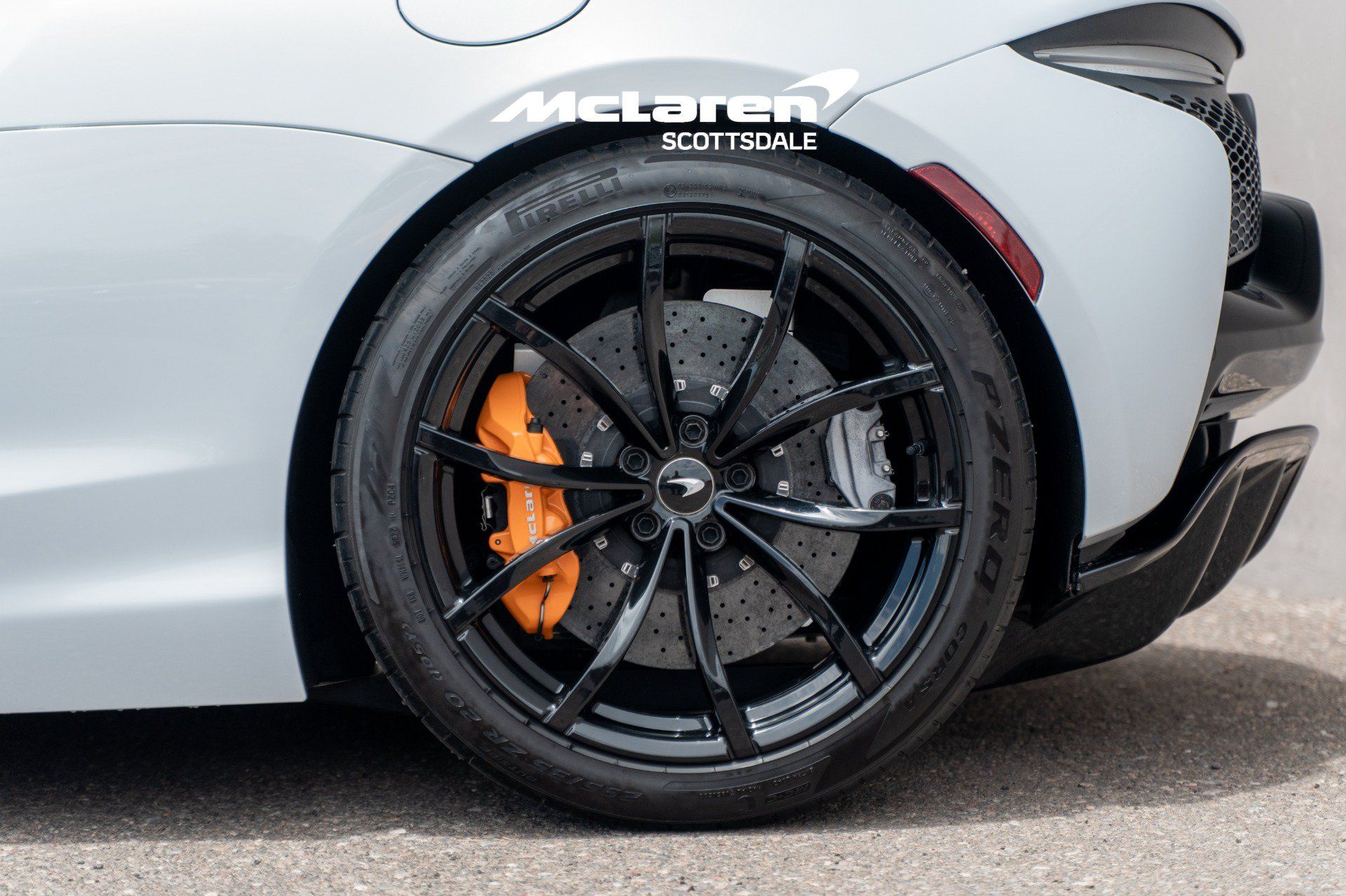 Used 2023 McLaren Artura RWD image 28