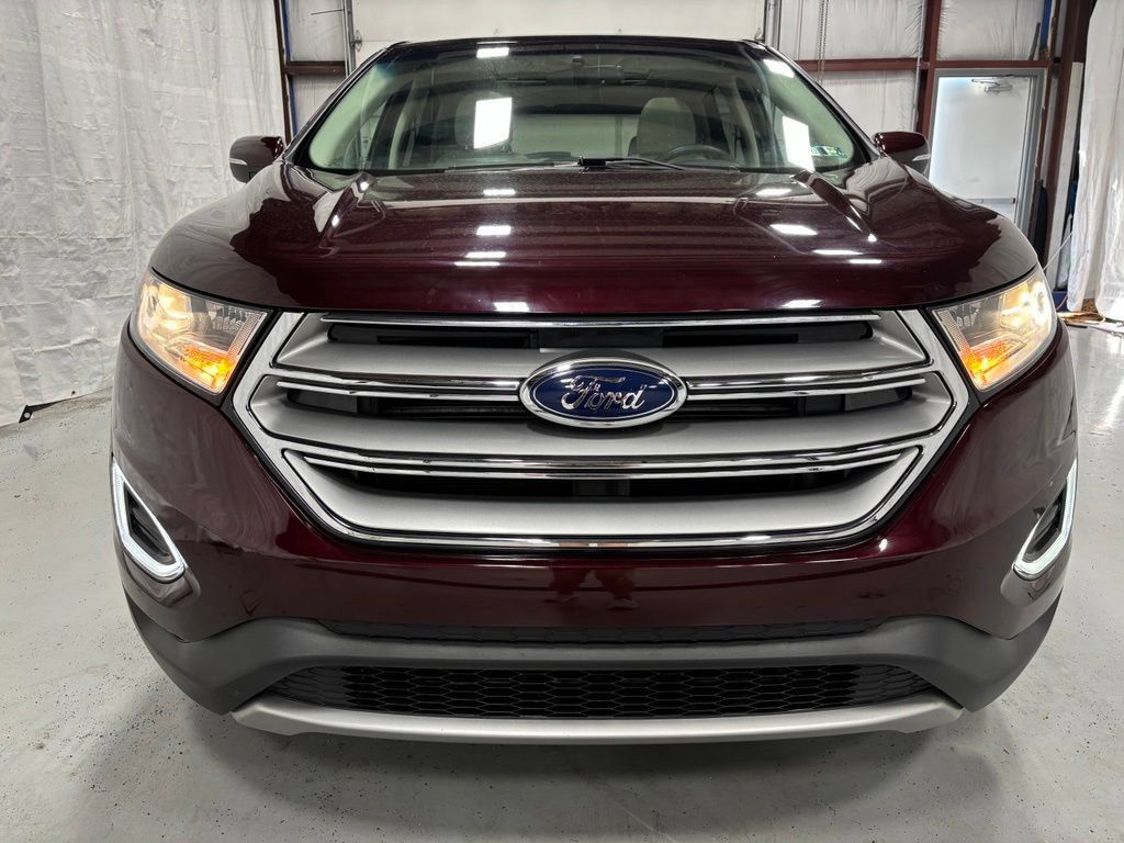 Used 2018 Ford Edge Titanium w/ Equipment Group 301A AWD/4WD image 2