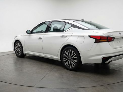 Used 2025 Nissan Altima 2.5 SV image 6