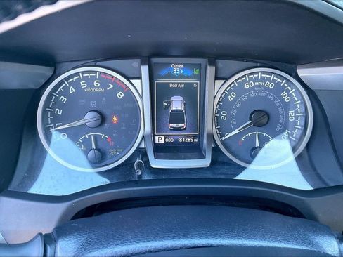 Used 2022 Toyota Tacoma SR5 w/ Technology Package image 14