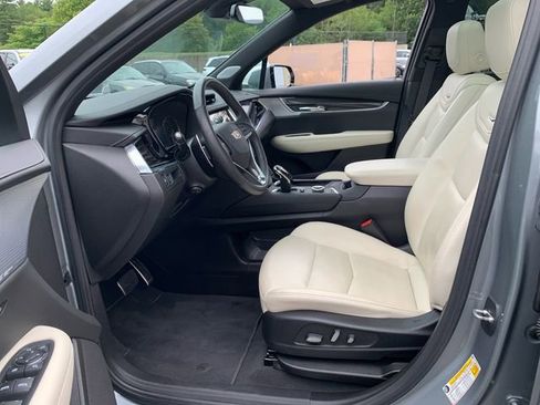 Used 2023 Cadillac XT6 Sport image 30