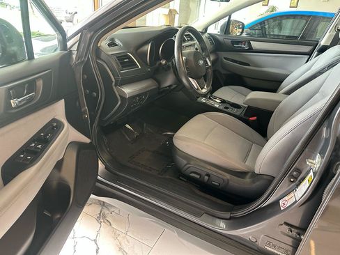 Used 2019 Subaru Outback 2.5i Premium w/ Popular Package #2 AWD/4WD image 9