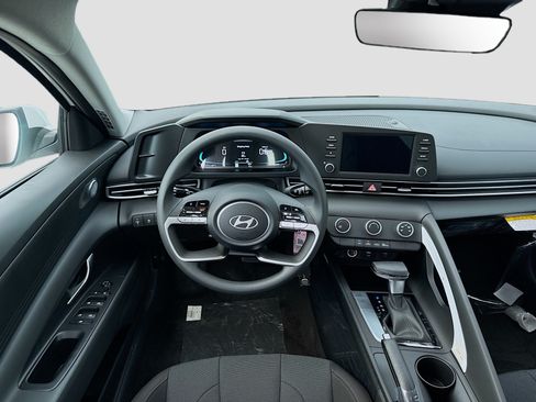 New 2026 Hyundai Elantra SE FWD image 15