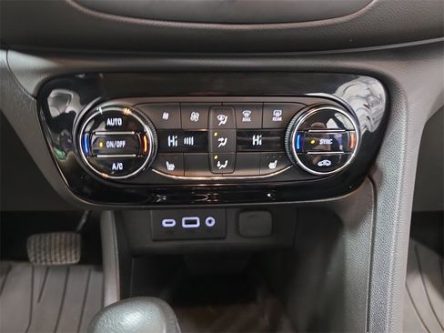 Used 2023 Buick Encore GX Select w/ Safety Package II image 20