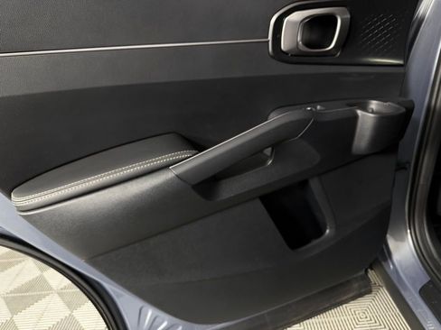 Used 2025 Kia Sorento LX image 27