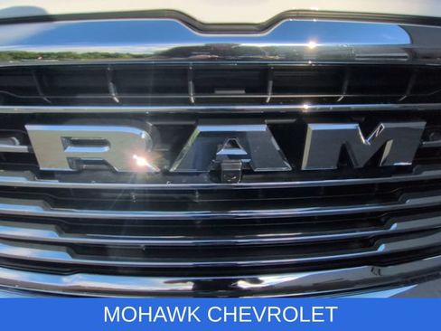 Used 2025 RAM 1500 Laramie AWD/4WD image 31