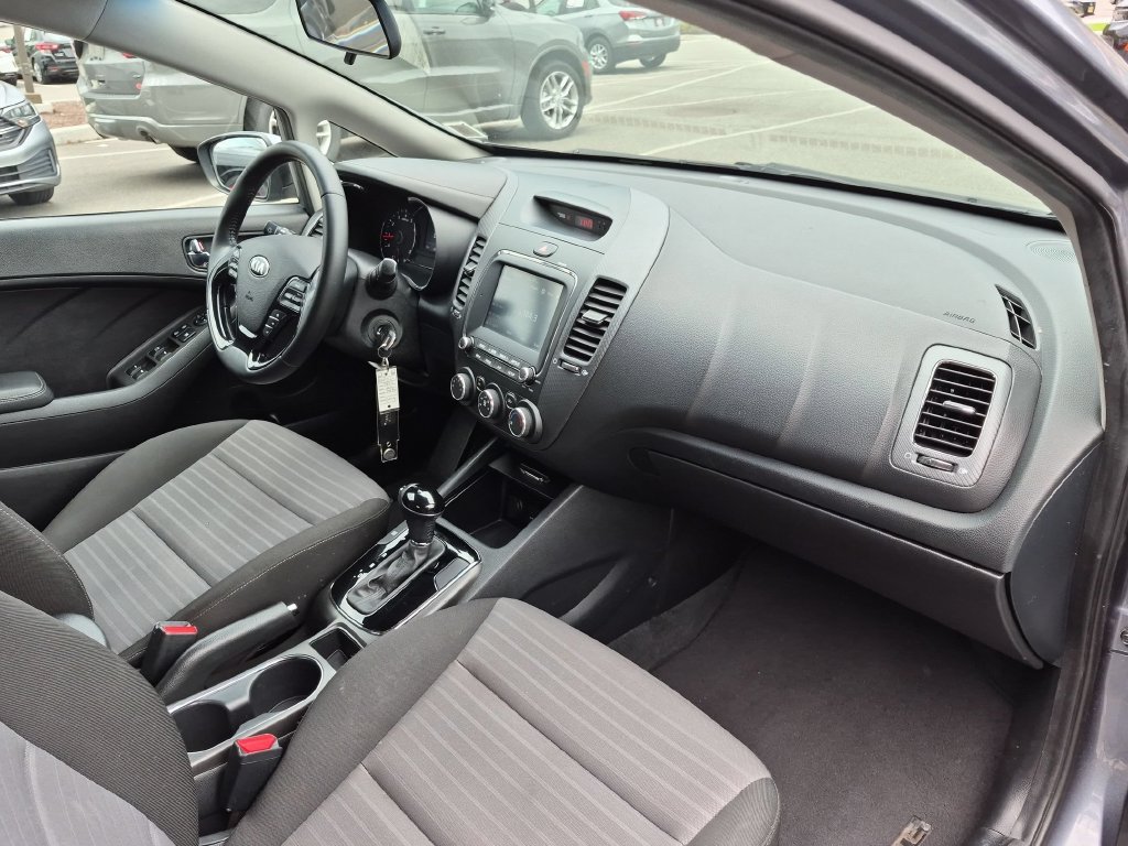 Used 2017 Kia Forte S FWD image 23