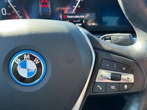 Used 2023 BMW i4 eDrive40 w/ Premium Package RWD image 18