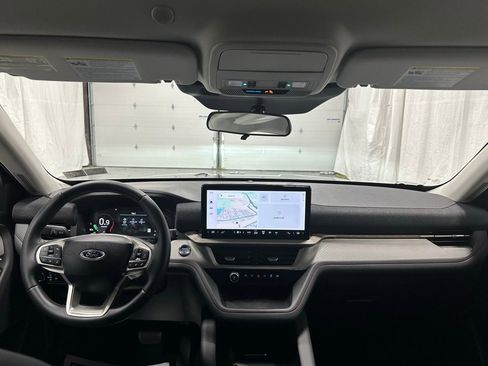 Used 2025 Ford Explorer Active image 36