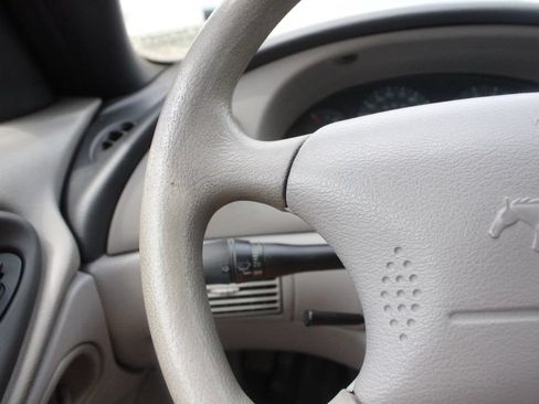 Used 2003 Ford Mustang Coupe RWD image 8
