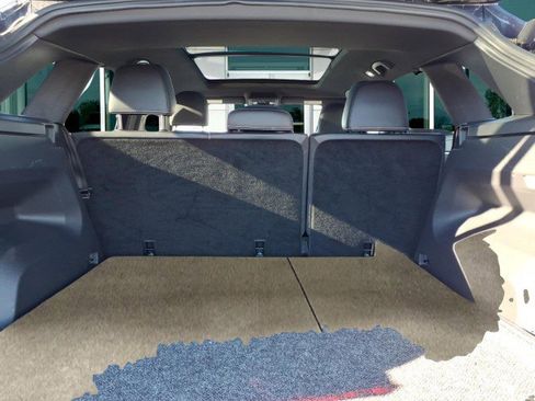 Certified 2024 Volkswagen Atlas Cross Sport SE image 9