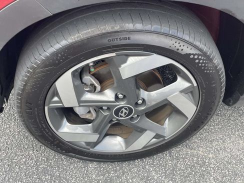 Used 2024 Hyundai Venue SEL FWD image 9