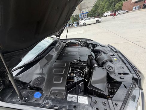 Used 2016 Jaguar XJ R-Sport RWD image 32