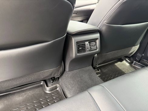 Used 2024 Toyota Camry XLE FWD image 32