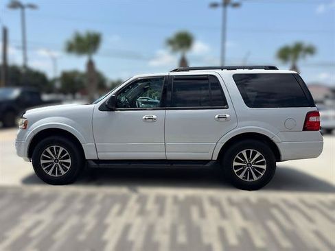 Used 2017 Ford Expedition XLT RWD image 4