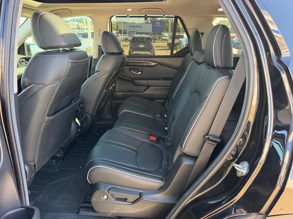 Used 2025 Honda Pilot Elite image 10
