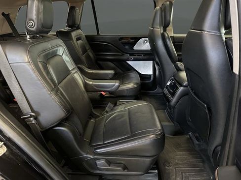 Used 2020 Lincoln Aviator Reserve w/ Equipment Group 202A image 35
