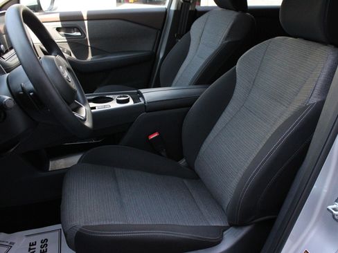 Used 2023 Nissan Rogue SV AWD/4WD image 16