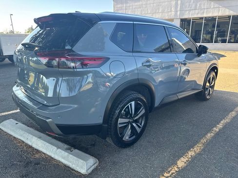 Used 2024 Nissan Rogue SL AWD/4WD image 6