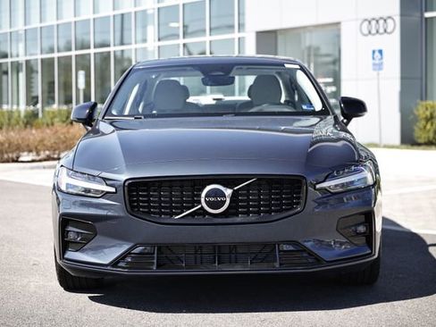 Used 2024 Volvo S60 B5 Core image 13