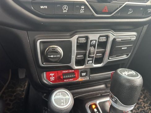 Used 2018 Jeep Wrangler Unlimited Rubicon image 14