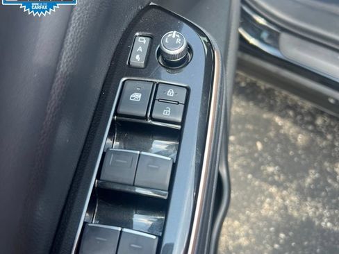 Used 2025 Toyota Crown Signia AWD/4WD image 22