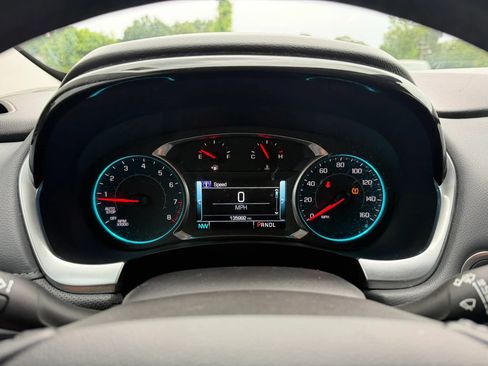 Used 2019 Chevrolet Traverse Premier w/ Driver Confidence II Package FWD image 12