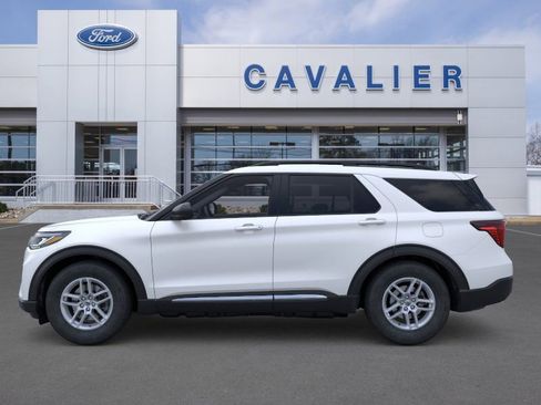 Used 2025 Ford Explorer Active image 3