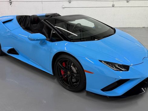 Used 2020 Lamborghini Huracan EVO RWD image 2