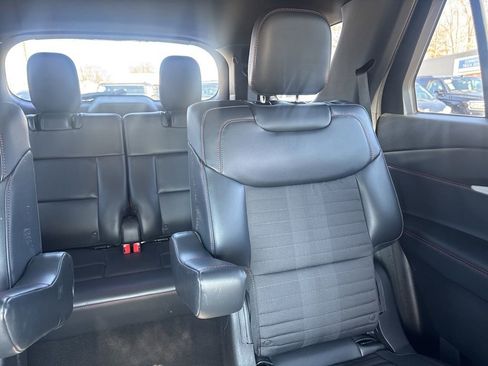 Used 2025 Ford Explorer ST-Line image 16