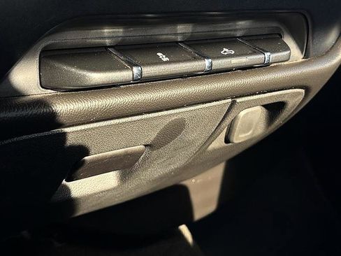 Used 2018 Chevrolet Silverado 1500 Custom w/ Custom Value Package image 20