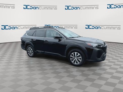 Used 2023 Subaru Outback Premium AWD/4WD image 2