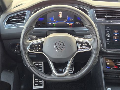 Used 2022 Volkswagen Tiguan SE R-Line FWD image 22
