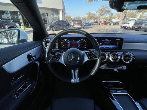 Used 2025 Mercedes-Benz CLA 250 image 11
