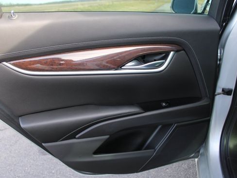 Used 2016 Cadillac XTS Luxury image 27