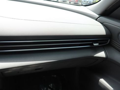 Used 2022 Hyundai Elantra SEL w/ Convenience Package FWD image 31